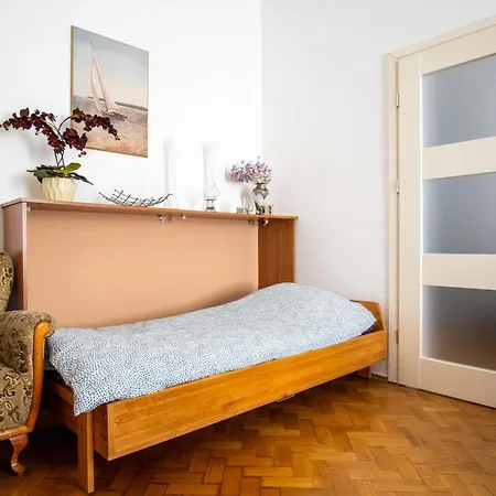 Plac Zbawiciela Spacious - Location, Metro 200m, 53m2 - By Rentujemy Daire Varşova