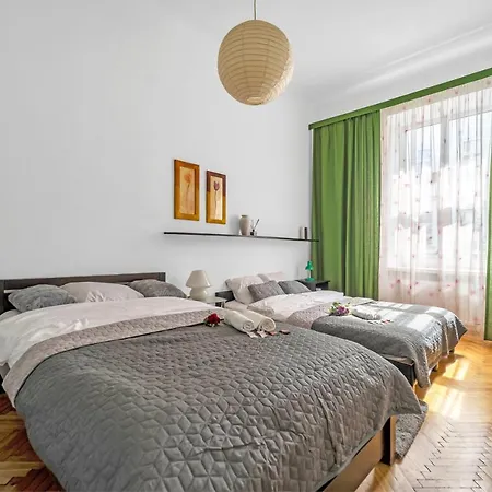 Plac Zbawiciela Spacious - Location, Metro 200m, 53m2 - By Rentujemy Apartamento