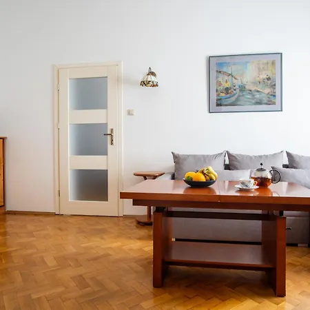 Plac Zbawiciela Spacious - Location, Metro 200m, 53m2 - By Rentujemy