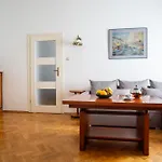 Plac Zbawiciela Spacious - Location, Metro 200m, 53m2 - By Rentujemy